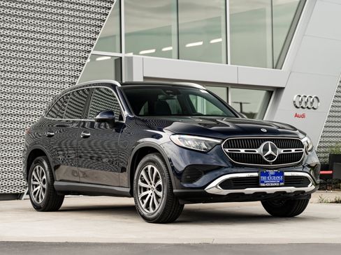 Used 2024 Mercedes-Benz GLC 300 4MATIC image 1