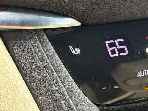 Used 2017 Cadillac XT5 Luxury w/ Driver Awareness Package FWD image 35