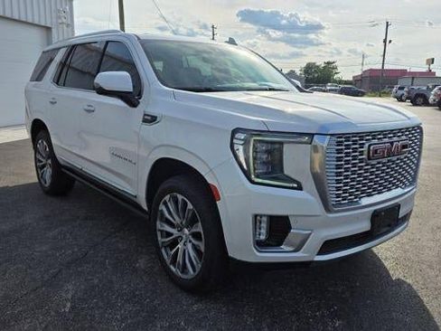Used 2021 GMC Yukon Denali w/ Denali Premium Package AWD/4WD image 4