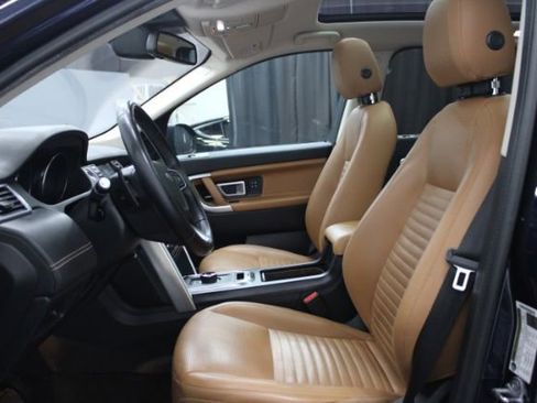 Used 2019 Land Rover Discovery Sport HSE Luxury image 12