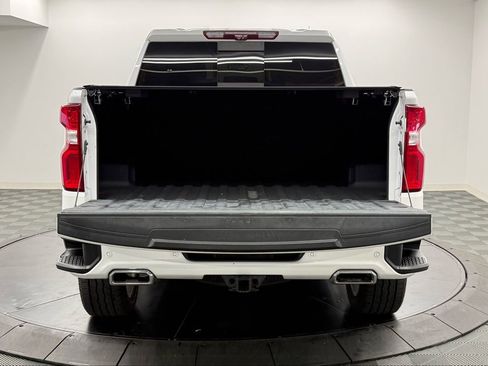 Used 2021 Chevrolet Silverado 1500 High Country w/ Technology Package image 11