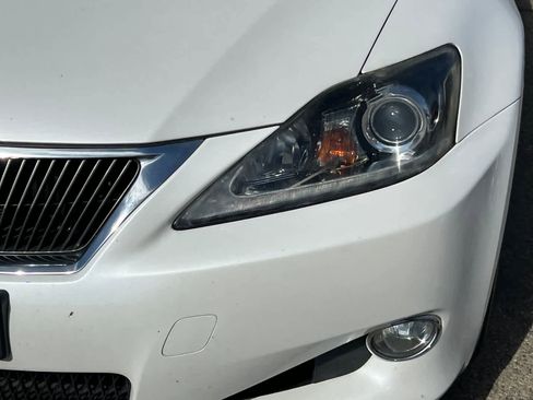 Used 2013 Lexus IS 250C RWD image 11