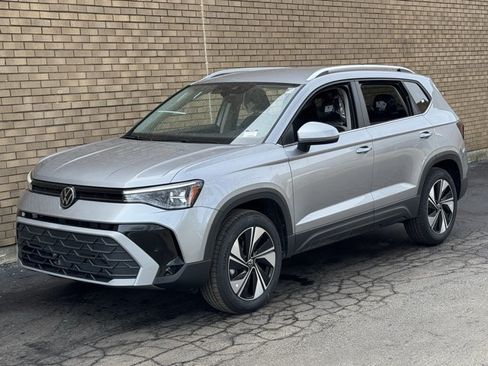 New 2026 Volkswagen Taos SE AWD/4WD image 33
