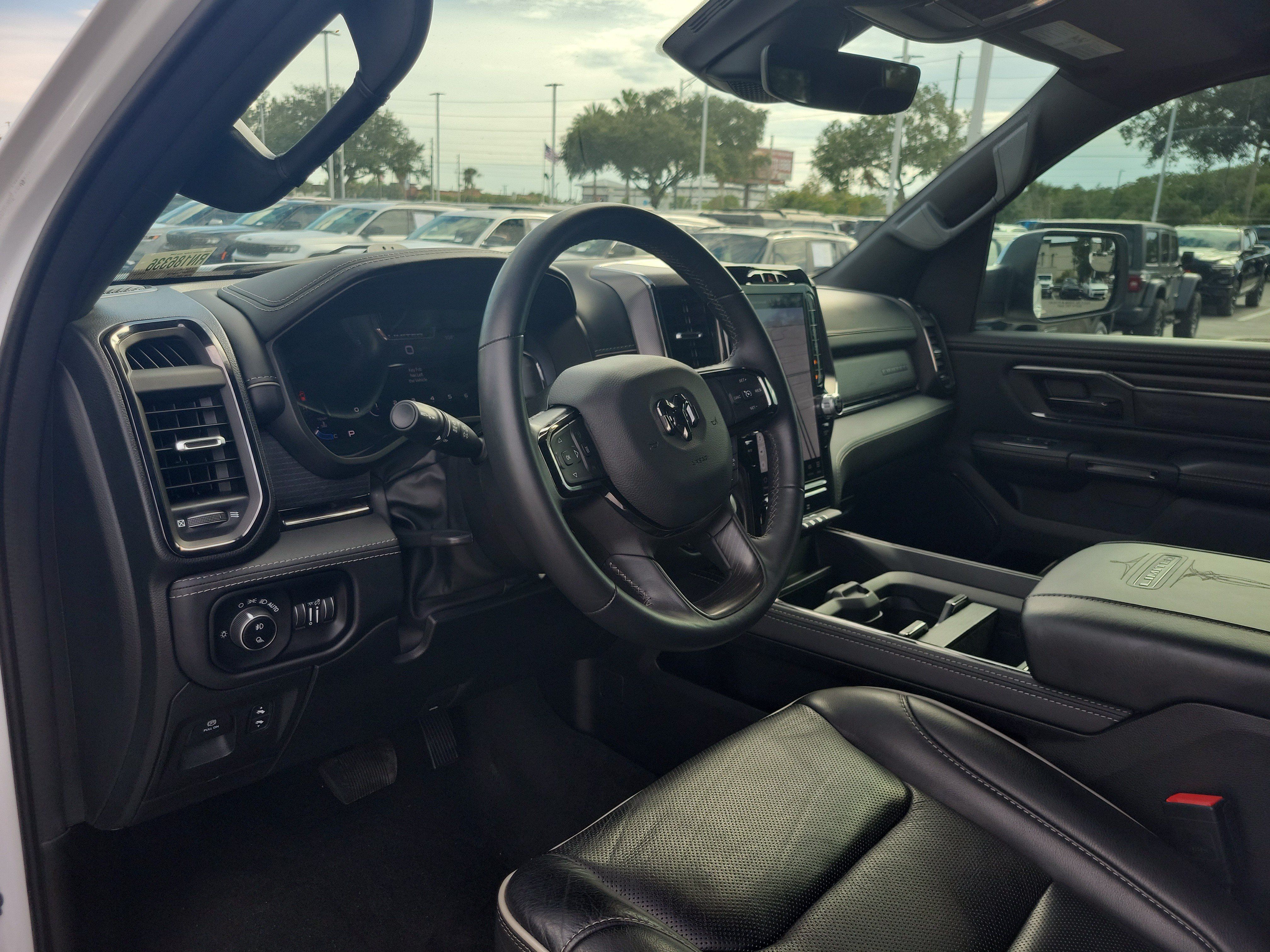 Used 2024 RAM 1500 Limited AWD/4WD image 17