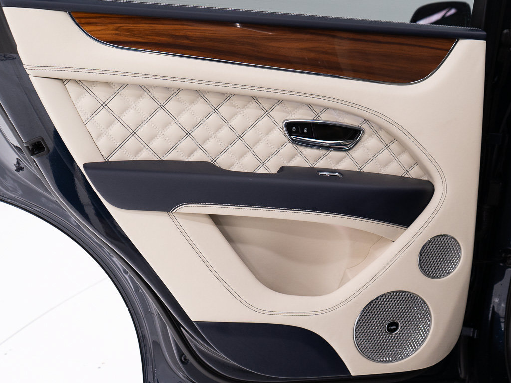 Certified 2022 Bentley Bentayga AWD/4WD image 22