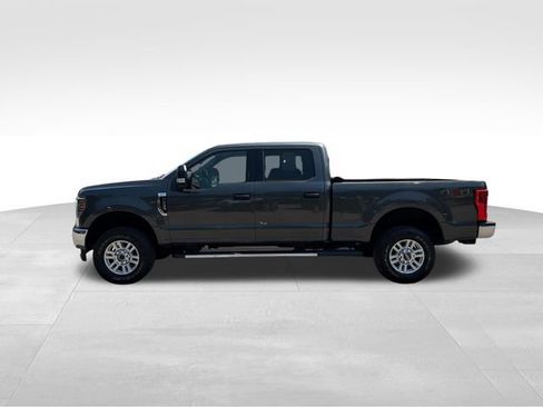Used 2019 Ford F250 XLT w/ Snow Plow Prep Package AWD/4WD image 6