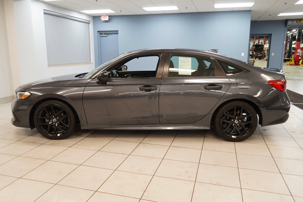 Used 2023 Honda Civic Sport image 2