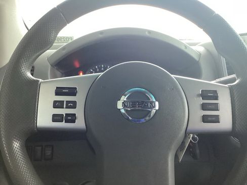 Used 2016 Nissan Frontier SV image 11