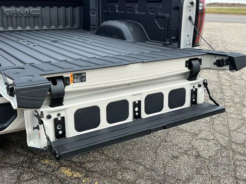 New 2026 GMC Sierra 2500 AT4 w/ AT4 Premium Plus Package image 9