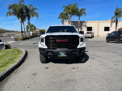 Used 2025 GMC Sierra 1500 AT4X image 2