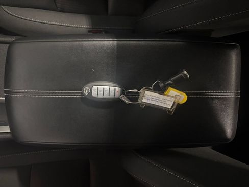 Used 2025 Nissan Altima 2.5 SV FWD image 17