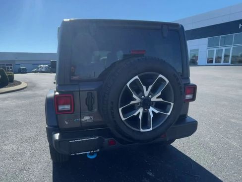 Used 2024 Jeep Wrangler Sport S image 8