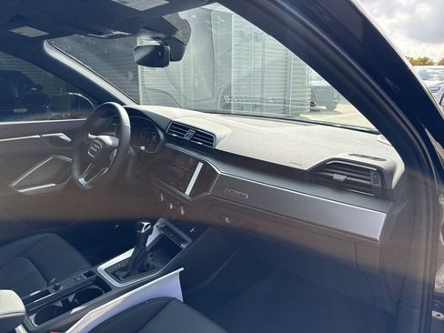 New 2025 Audi Q3 2.0T Premium image 15