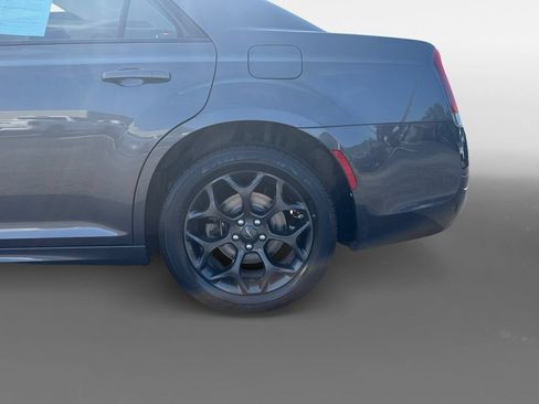 Certified 2022 Chrysler 300 Touring L w/ Popular Equipment Group AWD/4WD image 9