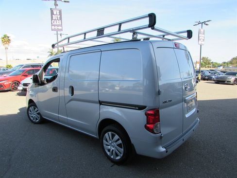 Used 2019 Nissan NV200 SV w/ Navigation Package FWD image 5