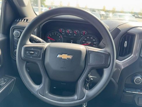 Used 2020 Chevrolet Silverado 1500 Custom w/ Custom Value Package image 12