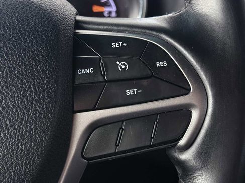 Used 2021 Jeep Grand Cherokee Laredo X image 46