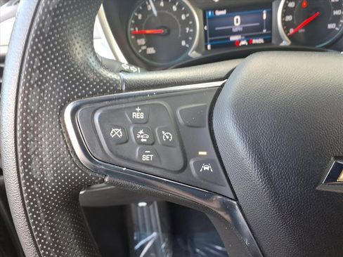 Used 2020 Chevrolet Equinox LT image 19