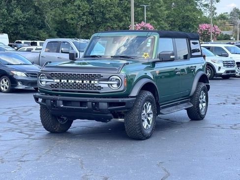 Used 2024 Ford Bronco Badlands AWD/4WD image 2