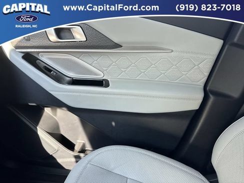 Certified 2025 Ford Explorer Platinum w/ Ultimate Package AWD/4WD image 29
