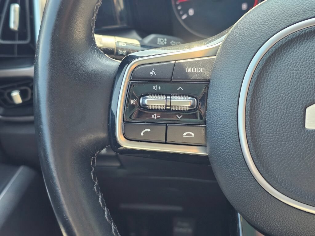Used 2022 Kia Sorento LX AWD/4WD image 25