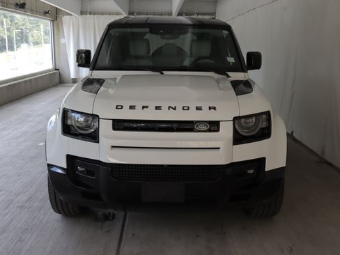 Used 2025 Land Rover Defender 110 X-Dynamic SE AWD/4WD image 6