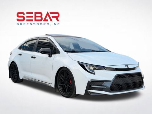 Used 2020 Toyota Corolla SE w/ SE Premium Package image 9