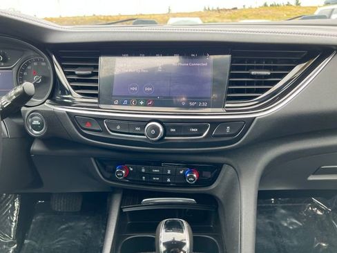 Used 2019 Buick Regal Essence w/ Driver Confidence Package I image 22