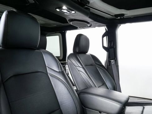 Used 2022 Jeep Wrangler Unlimited Sahara image 20