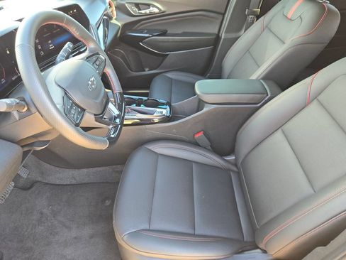 Used 2025 Chevrolet Trax RS w/ Driver Confidence Package FWD image 8