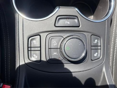 Certified 2022 GMC Terrain SLT w/ Infotainment Package II image 18