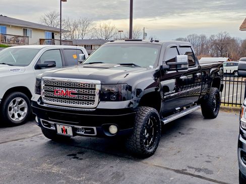Used 2013 GMC Sierra 3500 Denali image 4