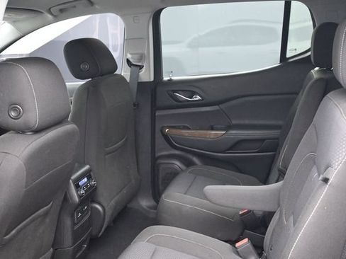Used 2023 GMC Acadia SLE w/ Driver Convenience Package FWD image 5