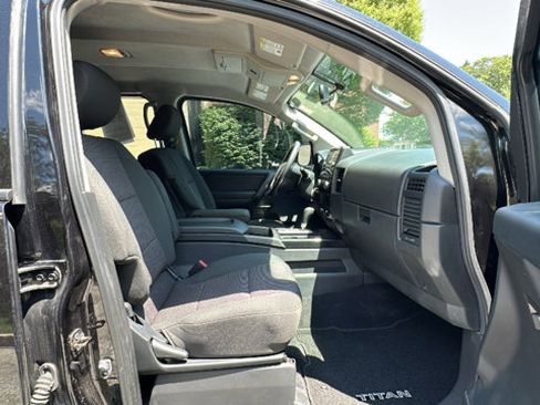 Used 2014 Nissan Titan SV image 25
