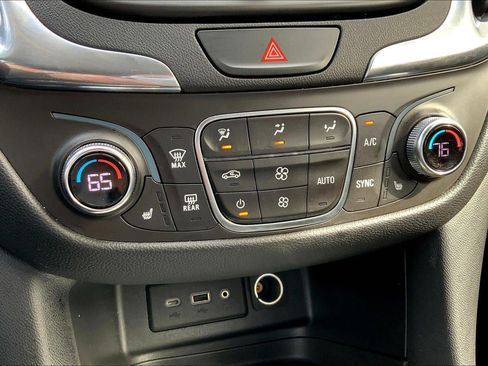 Used 2019 Chevrolet Equinox LT FWD image 31
