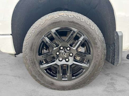 Used 2022 Chevrolet Silverado 1500 RST w/ Max Trailering Package AWD/4WD image 13