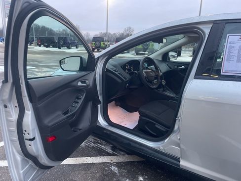 Used 2018 Ford Focus SE image 11