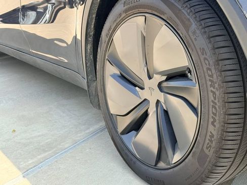 Used 2026 Tesla Model Y Long Range AWD/4WD image 16