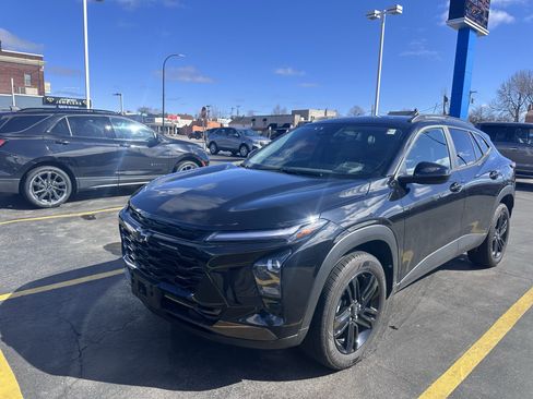 Used 2024 Chevrolet Trax ACTIV w/ Driver Confidence Package image 3