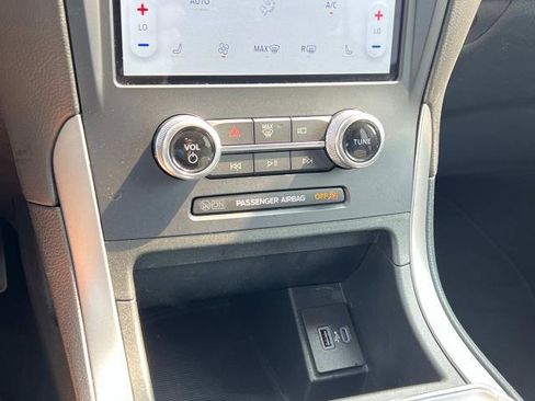 Used 2022 Ford Edge SEL image 18