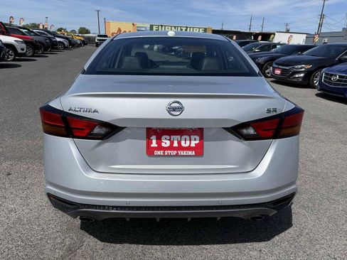 Used 2020 Nissan Altima 2.5 SR FWD image 4
