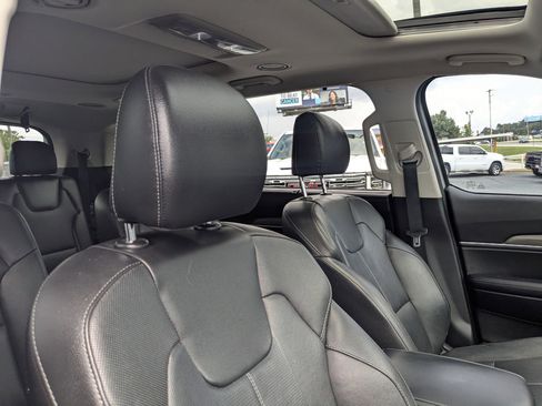 Used 2021 Kia Telluride SX w/ Nightfall Edition Package AWD/4WD image 32