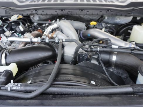 Certified 2024 Ford F250 Platinum image 31