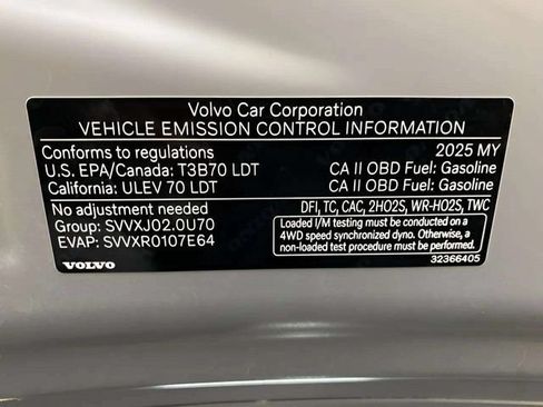 Used 2025 Volvo XC40 B5 Plus AWD/4WD image 91