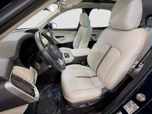 Used 2024 MAZDA CX-90 Plug-In Hybrid w/ Premium Plus AWD/4WD image 31