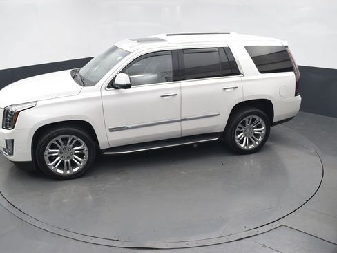 Used 2020 Cadillac Escalade Luxury w/ LPO, Radiant Package AWD/4WD image 43