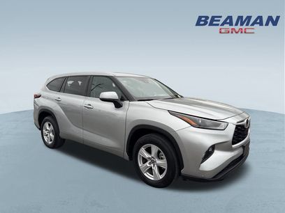 Used 2024 Toyota Highlander LE