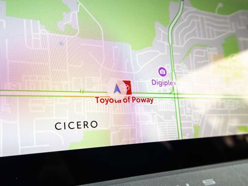 Used 2025 Toyota Prius XLE FWD image 36