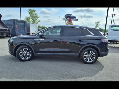 Used 2022 Lincoln Nautilus AWD w/ Premium Package image 27