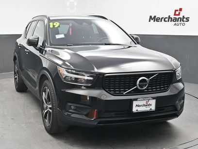 Used 2019 Volvo XC40 T5 R-Design